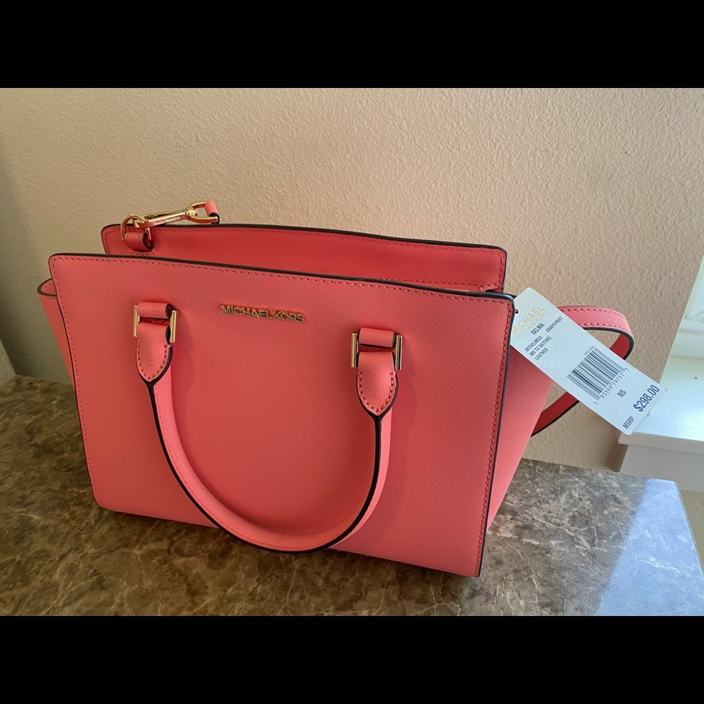 New Michael kors purse with tags